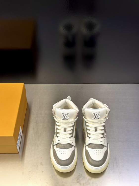 Picture of Louis Vuitton Shoes _SKULVsz39-45hnq100413390